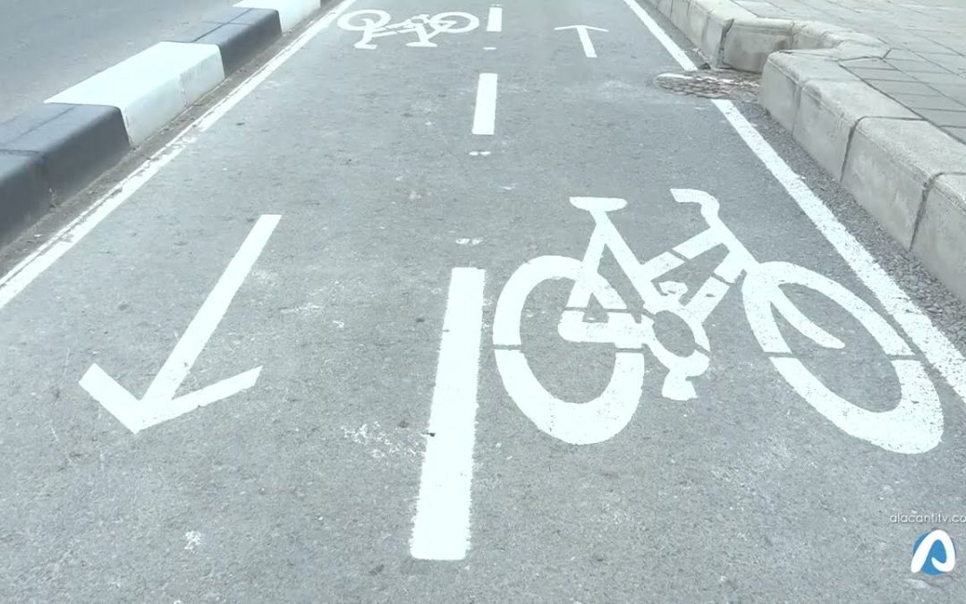 El Ayuntamiento y STV invitan a recorrer las hogueras en bicicleta  junto a la policía