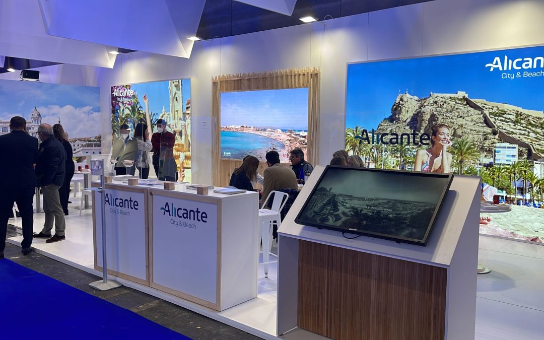 Alicante estrecha lazos para atraer turistas y apuesta por una Navidad de récord en Fitur
