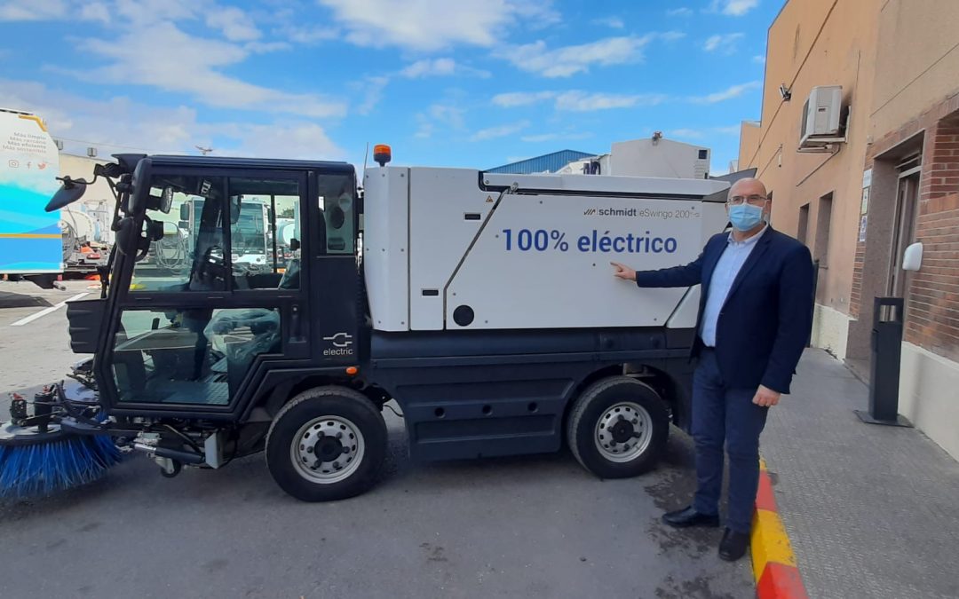 Alicante prueba nueva maquinaria más eficiente para reforzar la flota de  limpieza