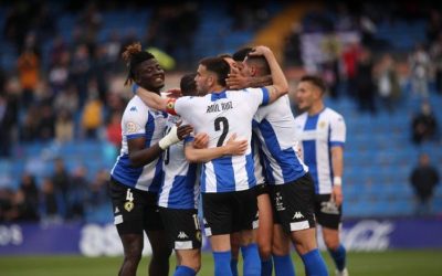El Hércules golea al Atlético Pulpileño (3-0) y se mantiene en la lucha por la primera posición