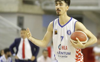 Guillem Arcos estará tres meses de baja por fractura en el escafoides de su mano izquierda