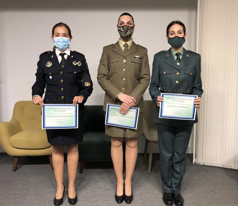 Las mujeres Policías de Alicante reciben un homenaje en el 8M, Día de la Mujer