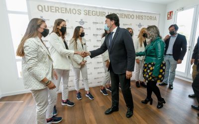 El equipo femenino de vela ‘Dorsia’ presenta en Alicante sus objetivos para la próxima temporada