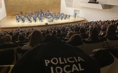 La Policía Local estrena su himno ‘Con la ciudad en la piel’ ante un millar de personas 