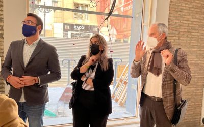 Sánchez y Santos visitan las obras de un hotel de lujo en la calle Altamira