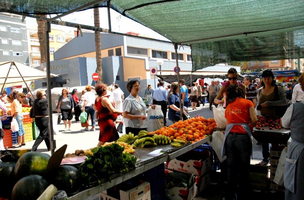 Mercados Municipales y Mercadillos abrirán el Día del Padre y Jueves Santo