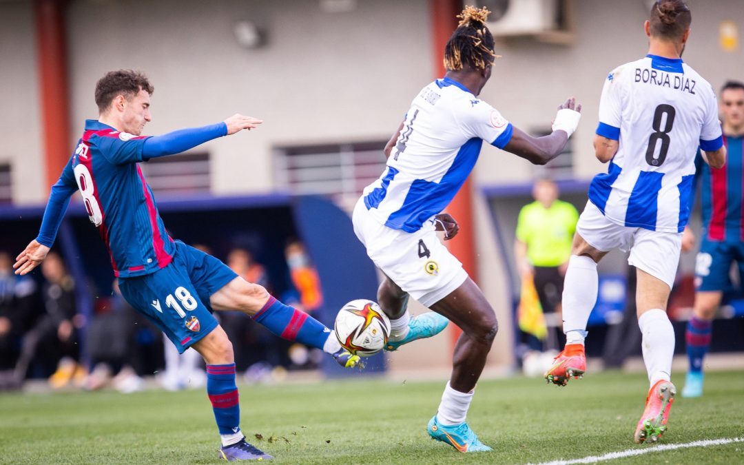 El Hércules vuelve a las andadas y suma un nuevo fiasco ante el filial del Levante (2-0)