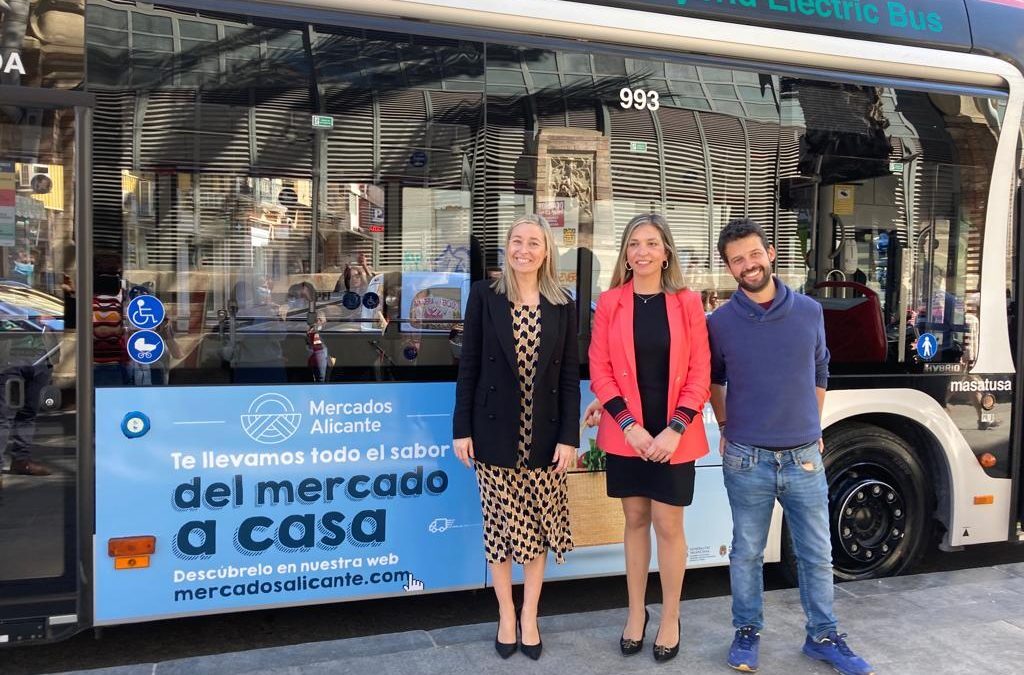 El logotipo del Centenario del Mercado ya circula en los autobuses