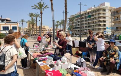 Gran acogida al Mercadillo Solidario de Amudeca en El Campello