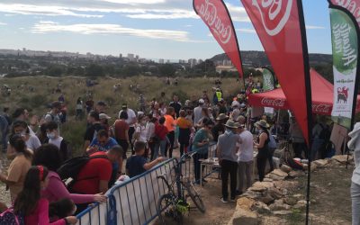 Centenares de personas plantan un millar de árboles en Orgegia en el Alicante Renace 2022