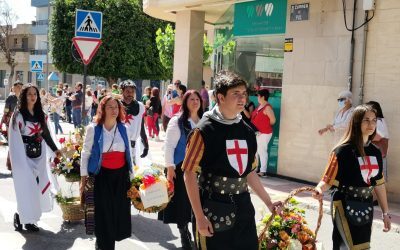 Pasacalles, ofrenda, mascletà y comida festera en el Mig Any de El Campello