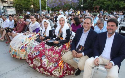 Barcala asegura que las hogueras especiales son «faro y ejemplo» para la fiesta