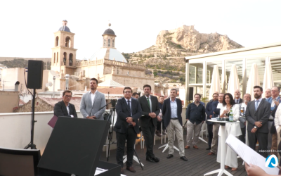 Aray Asociados celebra a lo grande su décimo aniversario con charlas y la visita del alcalde