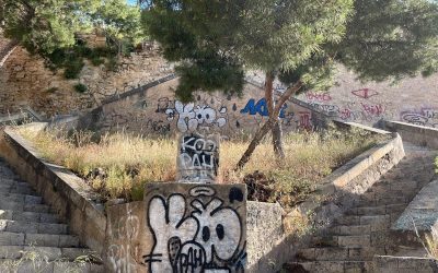 El Ayuntamiento elimina los grafitis de los elementos patrimoniales