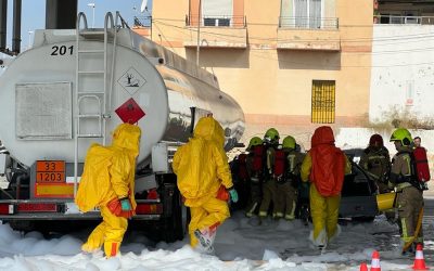 Bomberos y Policía Local realizan un simulacro de accidente en Alicante