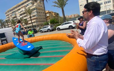 Cientos de personas disfrutan en familia con talleres y pallea gratuita en la playa