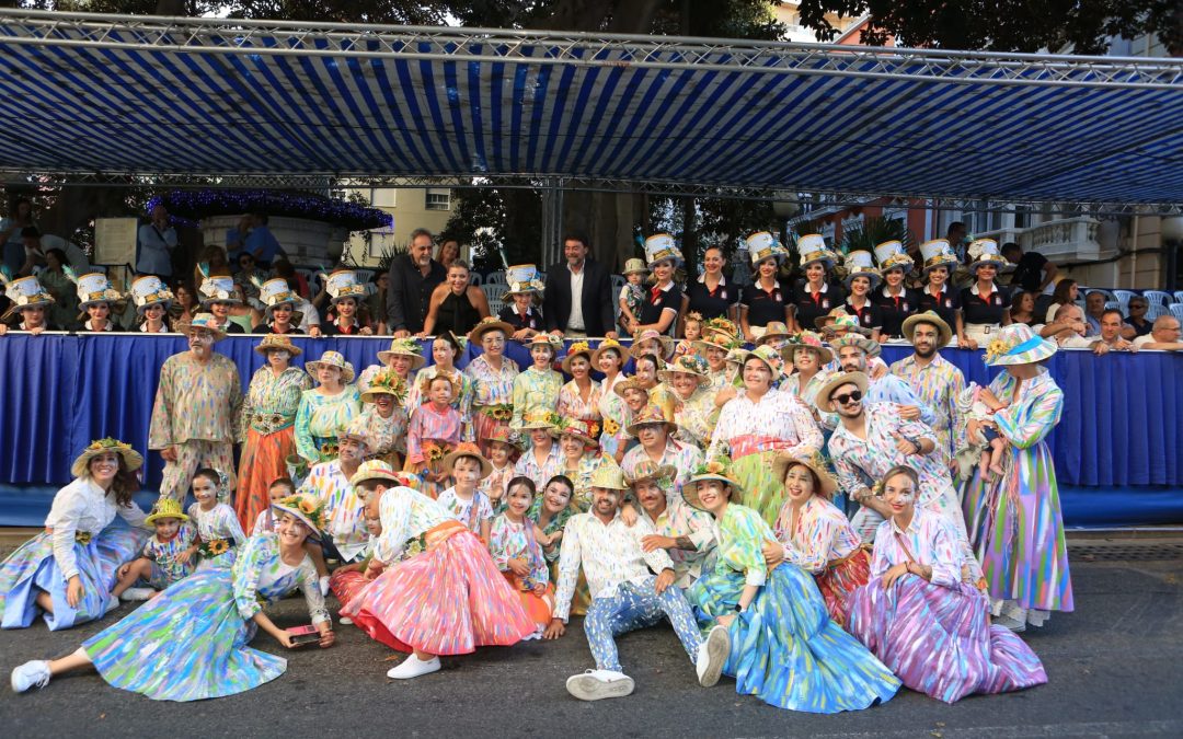 Unas 5.000 personas presencian en las calles de Alicante el Desfile del Ninot
