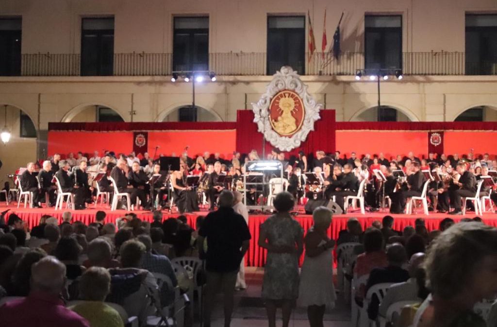 La Alborada homenajea los 110 años de la fundación de la Banda Sinfónica Municipal