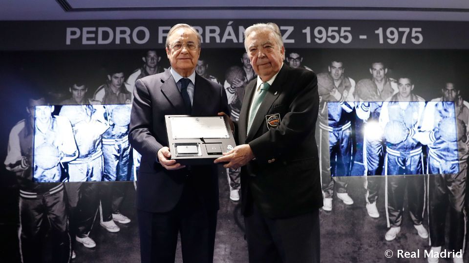 El deporte alicantino llora la muerte del histórico entrenador de baloncesto Pedro Ferrándiz