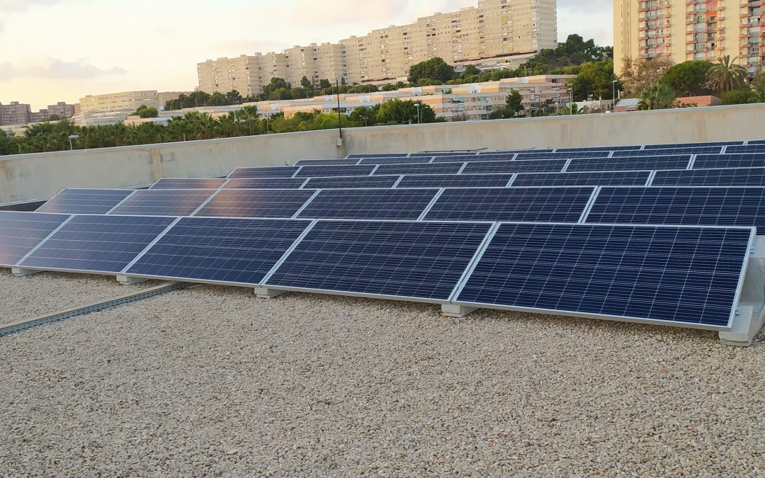 Alicante instala 3.000 paneles solares en dependencias municipales