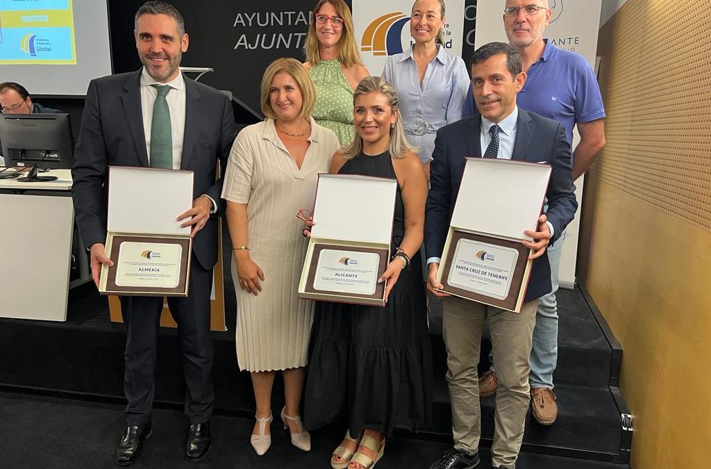 Alicante recibe el premio a la ciudad con mayor libertad económica de España