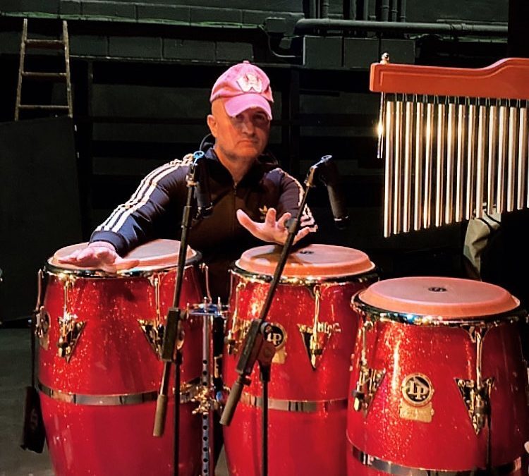 El Juan Gil-Albert organiza el concierto ‘Percusión con Pakito Baeza’ en la Explanada