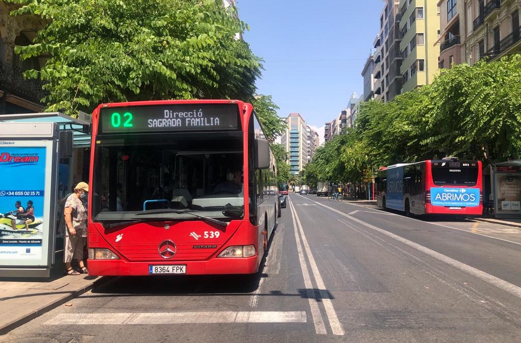 Los buses de Alicante tendrán un 50% de descuento en el precio de abonos y multiviajes