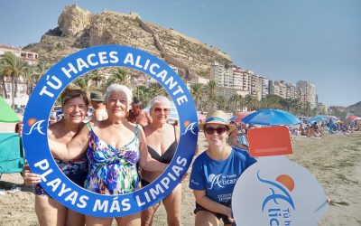 Dos mil personas participan en la campaña para cuidar las playas