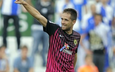 El Hércules cierra la incorporación del centrocampista Míchel Herrero