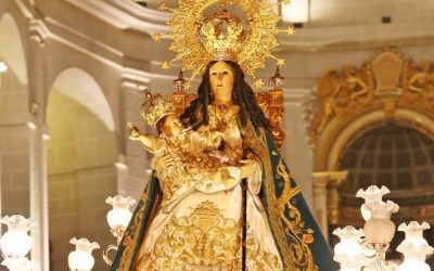 Alicante vuelve a procesionar con la Virgen del Remedio tres años después