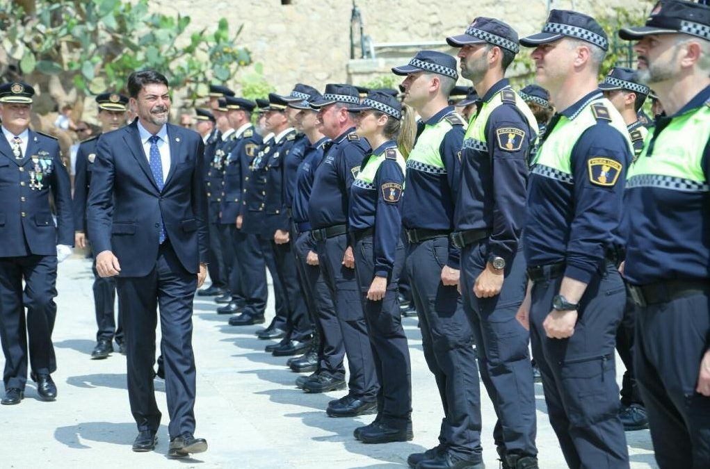 Alicante promueve la mejora de empleo y la promoción interna en la Policía Local