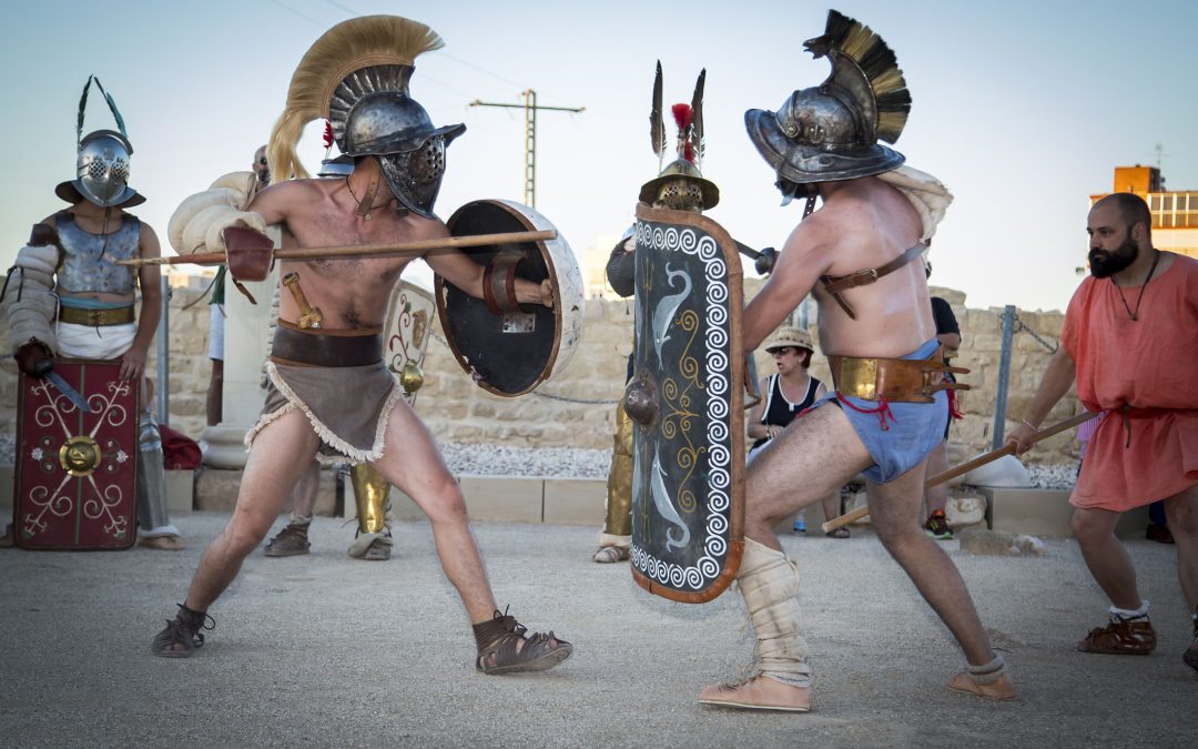 Lucentum acoge una recreación histórica de la lucha de gladiadores en la antigua Roma