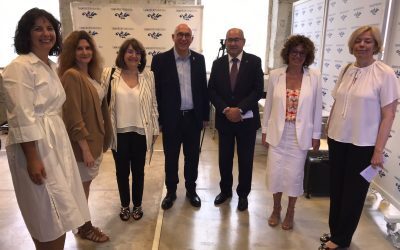 González elogia el talento innato de las mujeres para «dialogar y tender puentes»