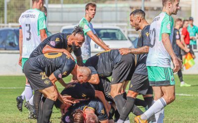 El Intercity gana en inferioridad numérica a Osasuna B gracias a dos cabezasos de Vadik (2-1)