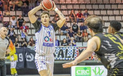 Los jugadores del HLA Alicante Sylvester Berg y Aegir Steinarsson  jugarán las ventanas FIBA