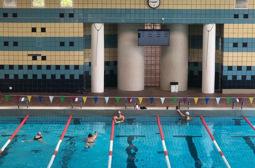 La piscina de Monte Tossal incorpora nueva tecnología a la práctica deportiva