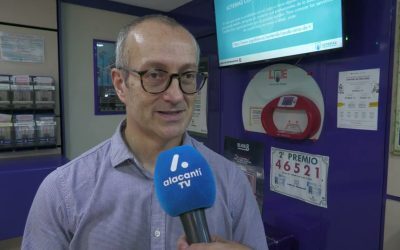 Miles de alicantinos buscan suerte en la tradicional Lotería de Navidad