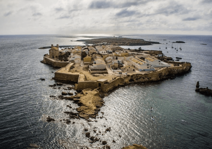 Alicante actualizará el Plan Especial de Tabarca para proteger su patrimonio