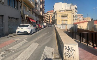 El Ayuntamiento mejora la accesibilidad de las aceras de Virgen del Socorro