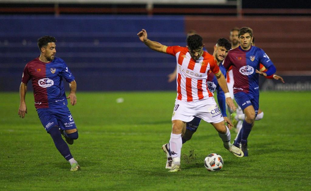El Hércules despide el año con un empate en Alzira en un encuentro en el que solo le faltó el gol (0-0)