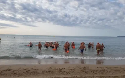 La Travesía de Navidad inaugura este domingo la ‘Copa Alicante’ de natación en aguas abiertas