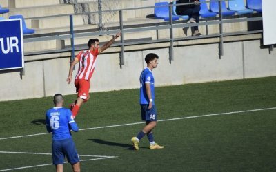 Un gol de Roger Riera y las paradas de Carlos Abad dan la victoria al Hércules en Badalona (0-1)