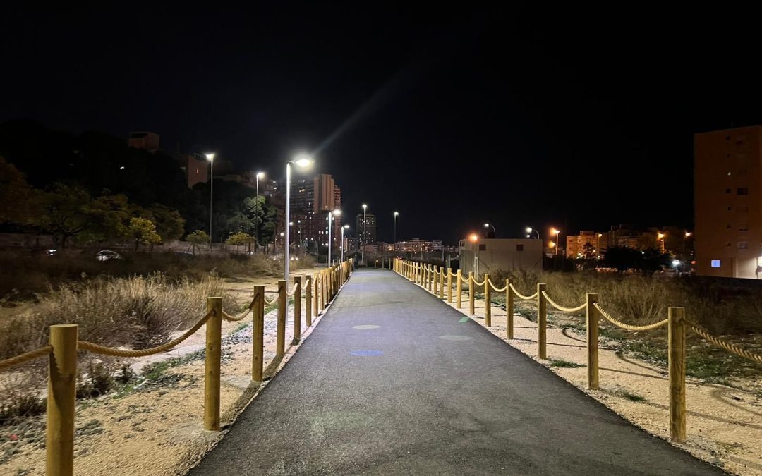 Alicante ilumina los pasos peatonales del Parque Central, que tendrá más farolas