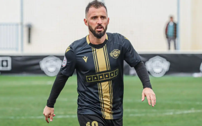 Emre Çolak echa atrás su retirada y continuará vistiendo la camiseta del  Intercity