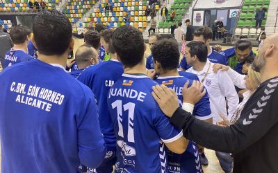 El EÓN Horneo Alicante tira de oficio para lograr dos puntos en el Quijote Arena (24-27)