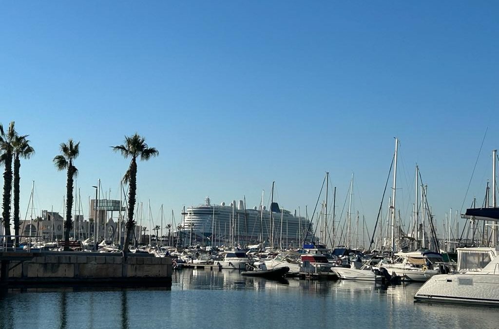 Cerca de 7.000 cruceristas llegan a Alicante esta semana a bordo de dos barcos