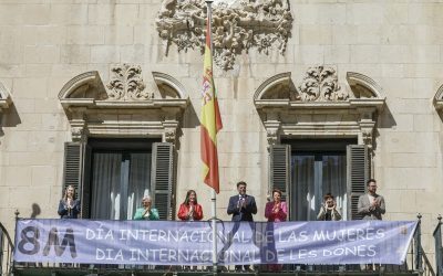 Alicante se suma al homenaje a las mujeres y reivindica la igualdad en el 8M
