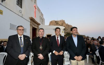 Mazón: “La procesión de Santa Cruz otorga momentos de absoluta entrega emocional”