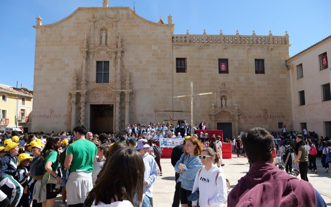 El Monasterio de la Santa Faz acoge el concurso «Miradas» y la Peregrina Escolar