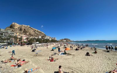 Alicante despliega equipos de atención en las calles por la ola de calor